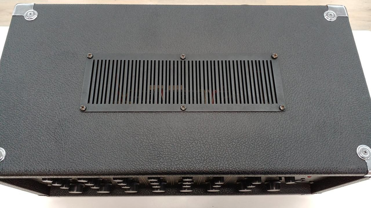 YAMAHA EM95 Integrated Mixer EM Series w/ Power Amplifier 80s