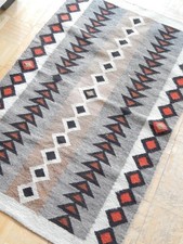 LARGE CLASSIC VINTAGE CRYSTAL TRADING POST NAVAJO INDIAN RUG - 33 1/2 x 50" A+++