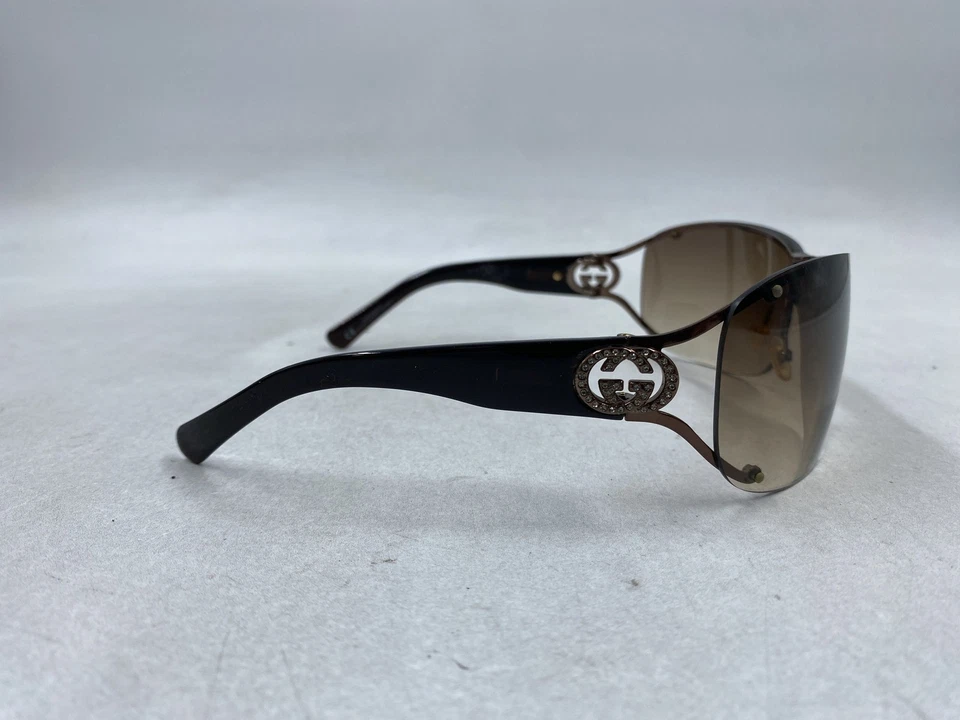 Gafas de sol Gucci negras con escudo degradado con logotipo de cristal para mujer Foto 3 de 4
