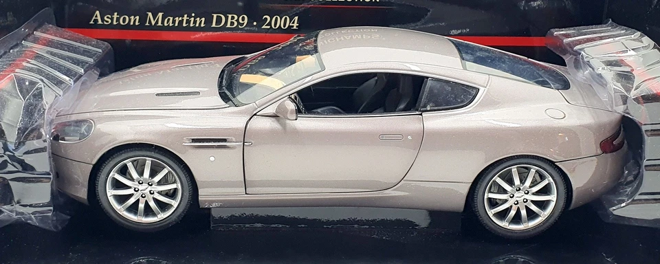 Minichamps 1/18 Scale Diecast 150 137320 - Aston Martin DB9 - Silver - Image 3 of 4