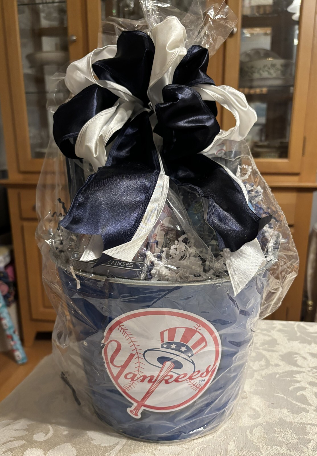 New York Yankees Gift Basket Bucket Brand New Bagged with Bow MLB