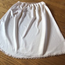 Warners Small Vintage 1/2 Slip Peach Side Slit Lace Botton