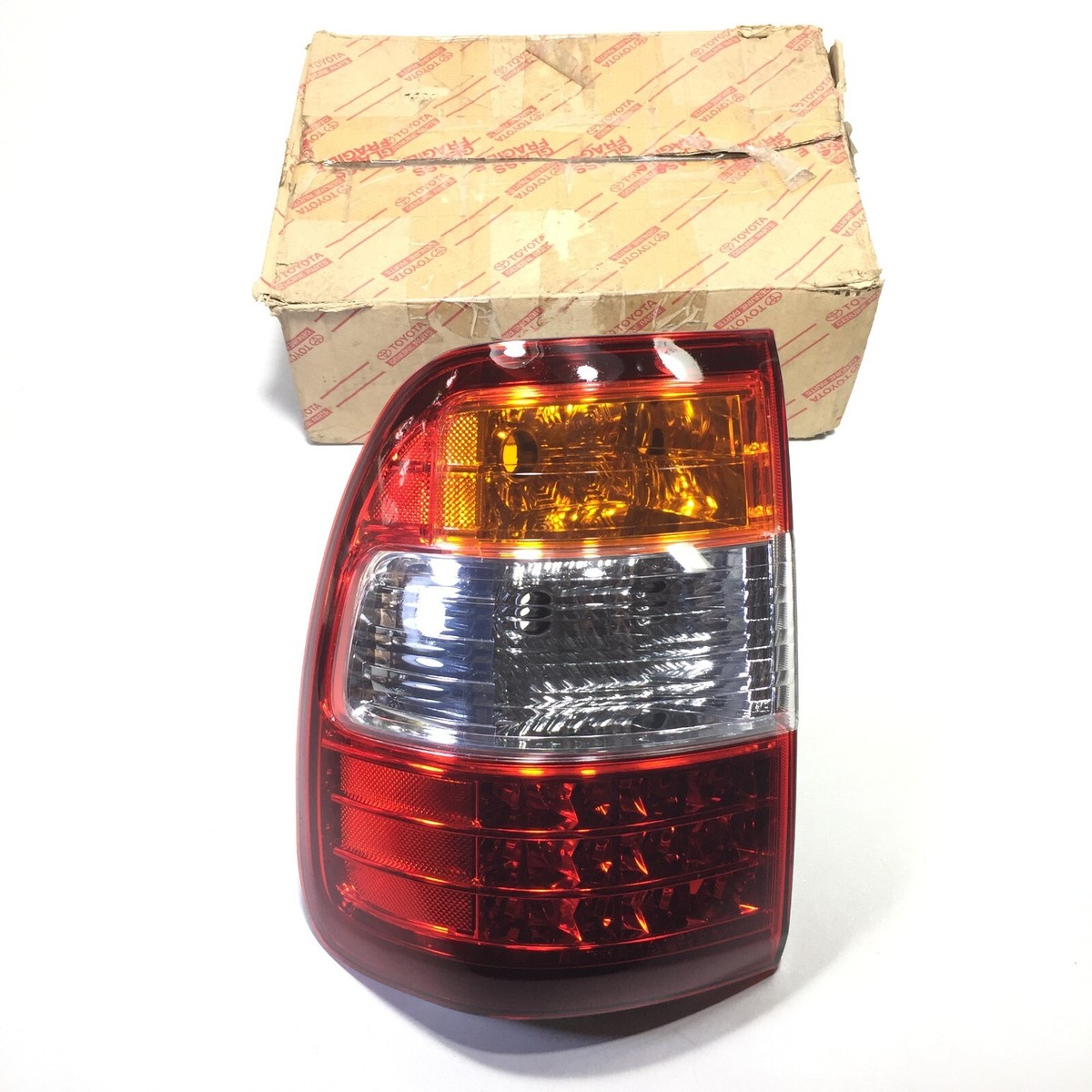 Rear Tail Light Lamp Outer LH Toyota Land Cruiser HDJ101 UZJ100