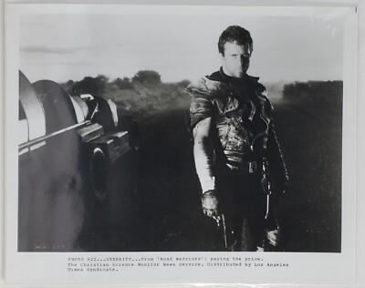 THE ROAD WARRIOR 1981 News Service Press Photo MEL GIBSON Mad Max