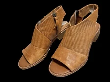 Sofft Womens Leather Peep Toe Sandals 6M Camel Brown Open Heel Zip Closure