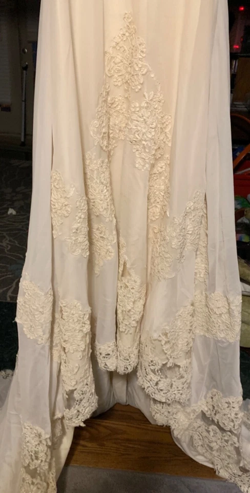 Vestido de novia vintage hecho a mano de encaje marfil Foto 3 de 4