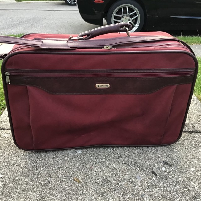 Vintage Samsonite 22" CarryOn Suitcase Bag Luggage Red Maroon Burgundy