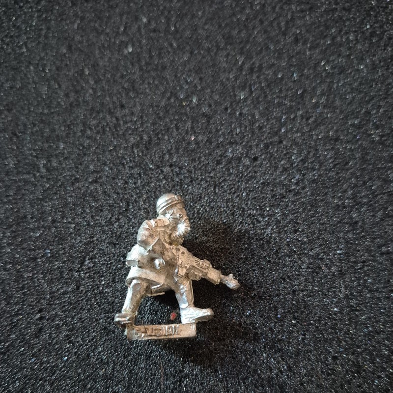 Warhammer 40k Imperial Guard Steel Legion Trooper - Metal