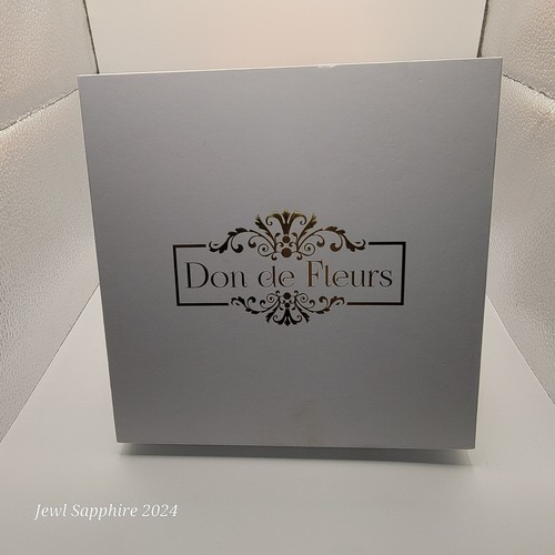 Don de Fleurs Handmade preserved real roses 16 count in box Pink and white - Picture 9 of 10