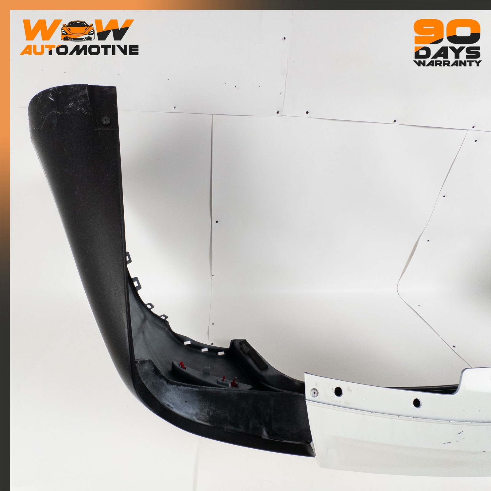 13-19 MASERATI QUATTROPORTE GTS REAR BUMPER COVER REFLECTOR ASSEMBLY WHITE OEM