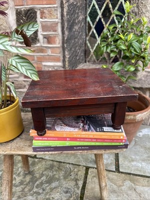 Kleiner Vintage Tisch Pflanzen Ständer Lampenständer Schmuck Vitrine