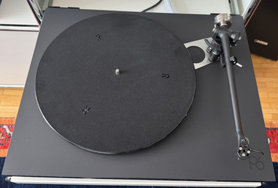 Rega Planar P6 Plattenspieler schwarz m. Rega Ania MC *absolut neuwertig*