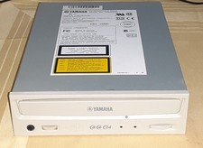 YAMAHA CRW8424S SCSI 50 Pin CD-REWRITABLE DRIVEOK MADE in JAPAN