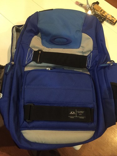 oakley 96548 backpack