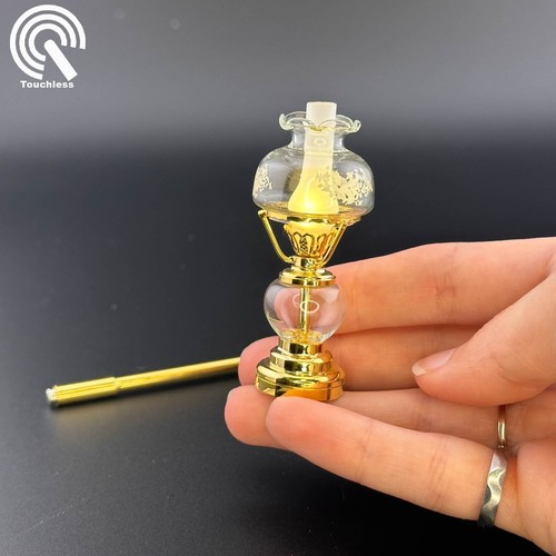 Casa de muñecas operación sin contacto escala 1:12 lámpara de aceite de pie luz LED miniatura - Imagen 9 de 30