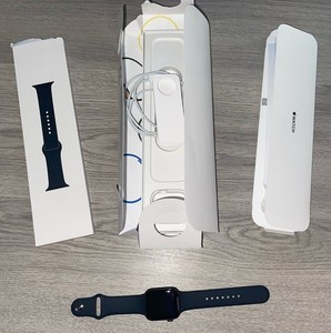 AKKU tiefenentladen / defekt Apple Watch SE 44mm Modell A2352 GPS Midnight Space