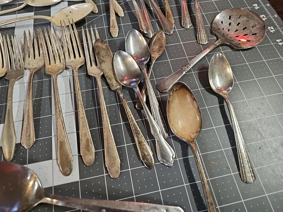 Gran Lote Piezas Cubiertos Acero Inoxidable Cubiertos Varios Patrones y Marcas Foto 4 de 4