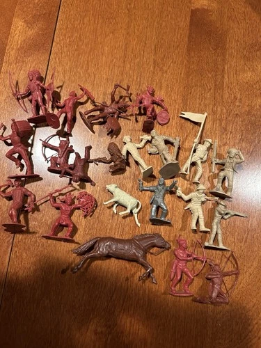 Vintage Marx Fort Apache Indians And Defenders