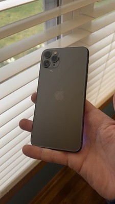 Apple iPhone 11 Pro Max 64 GB Space Gray, READ DESCRIPTION