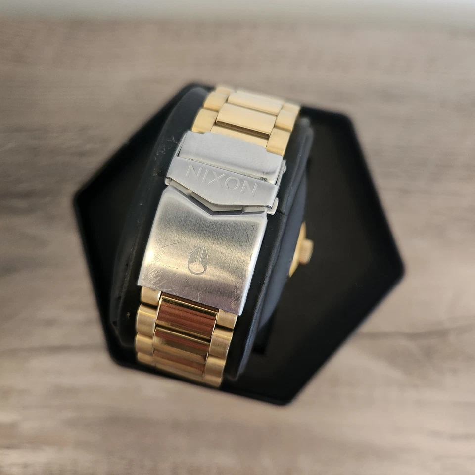 Reloj Pulsera 42mm Nixon Star Wars The Sentry SW C-3PO Tono Dorado Cuarzo Foto 4 de 4