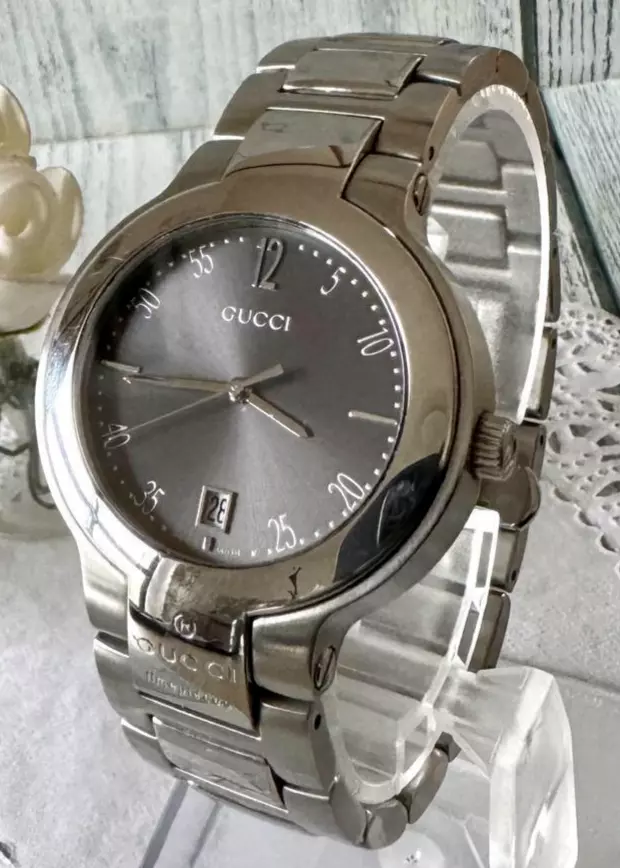 Montre GUCCI 8900M Noir Argent Homme