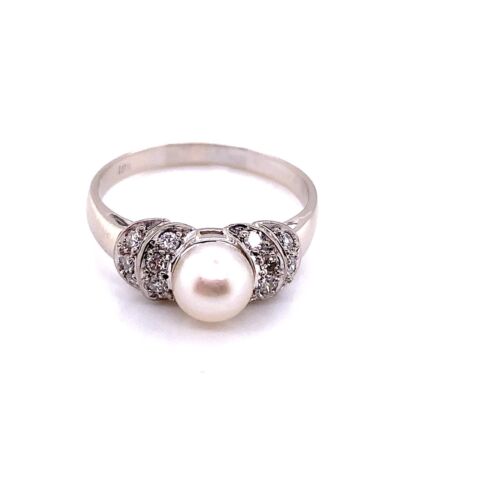 18K Solid White Gold Pearl and Diamond Ring - image 1
