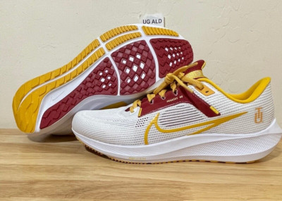 Nike Air Zoom Pegasus 40 Tuskegee University Size Men's 11.5 DZ6004-100