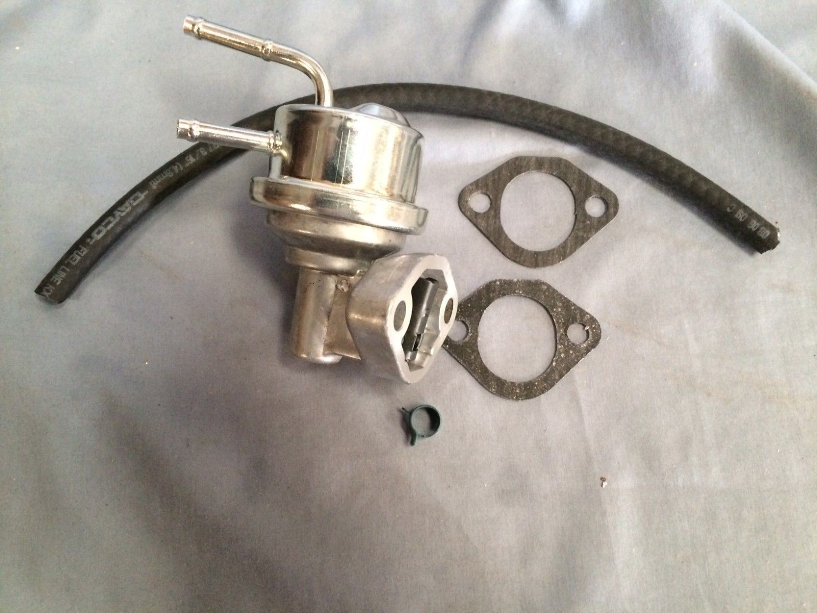 AM105567 fits John Deere Fuel Pump 345 with Gaskets and Fuel Filter