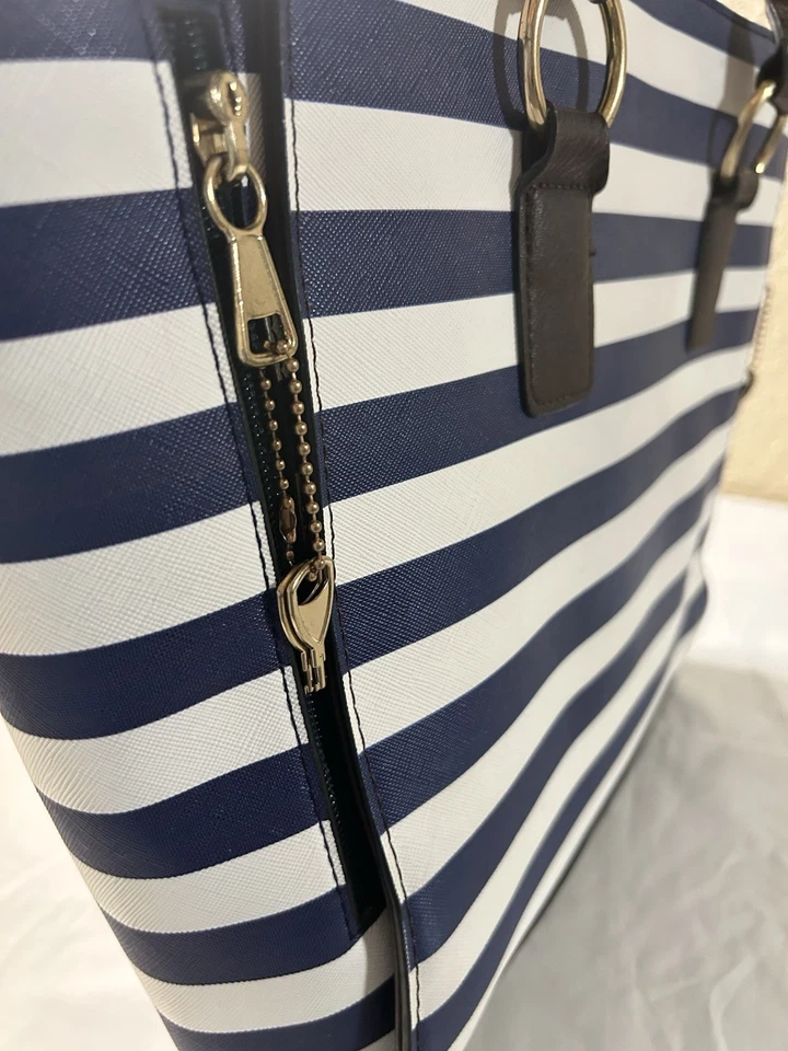 Bulldog Conceal Carry Purse Tote Handbag Bag Navy Blue and White Stripes - Image 3 of 4