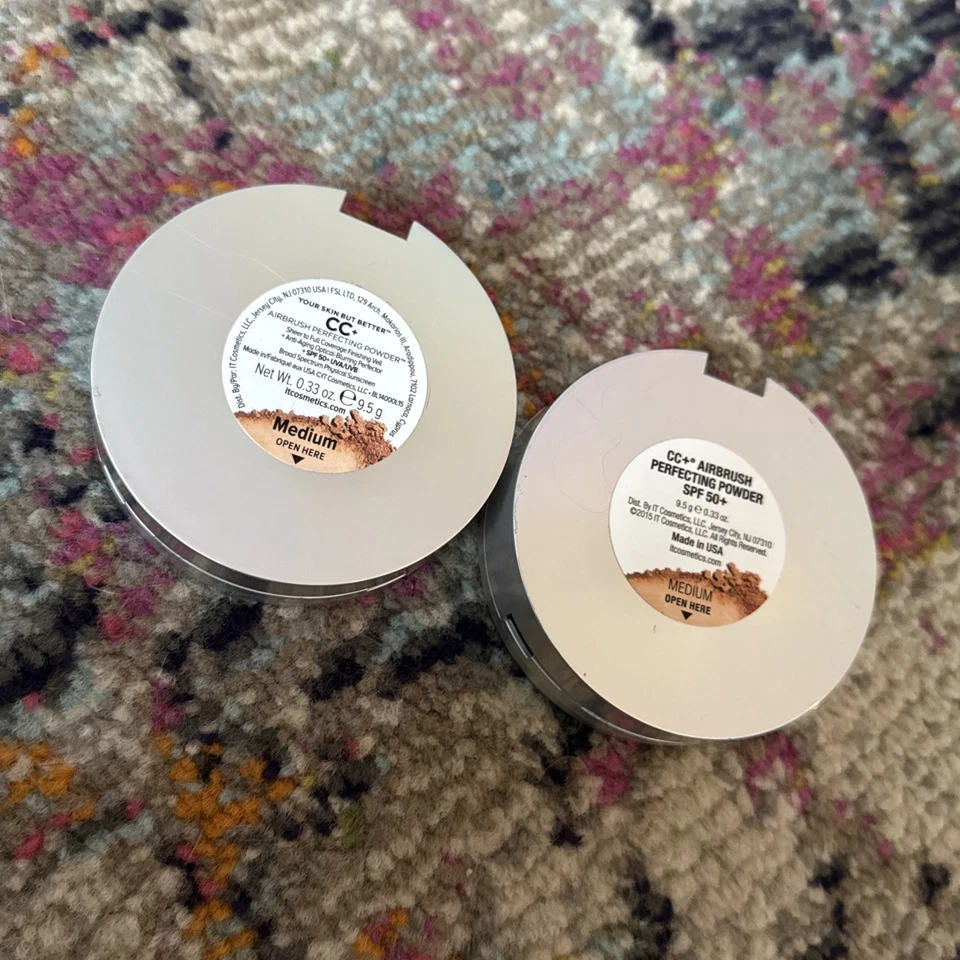 It Cosmetics Your Skin But Better CC+ Airbrush Perfecting Powder Medium Set of 2 - Image 4 of 4