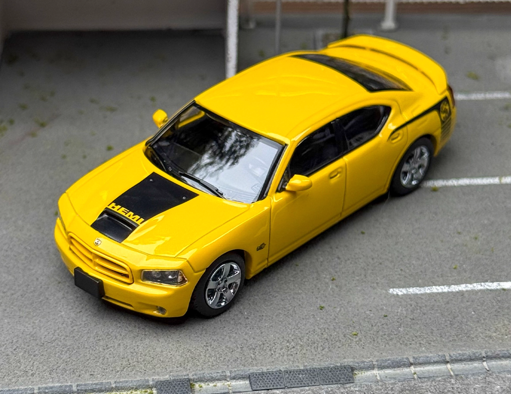 EY Rollin 1:64 2008 Yellow Charger RT Muscle Sports Model Diecast Display Car