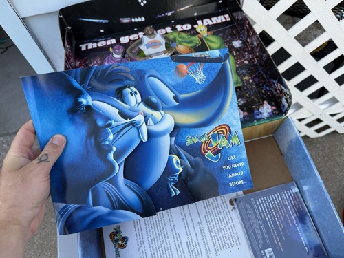 Space Jam VHS Press Kit Video Store Promo Extremely Rare Screener Promo Poster - Foto 9 di 16