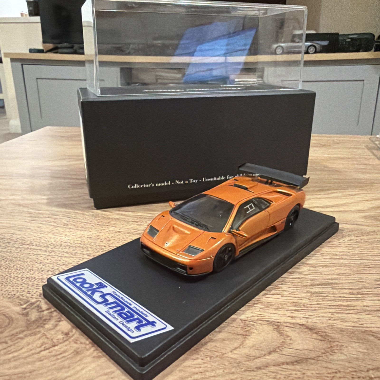 Looksmart Lamborghini Diablo Gtr 1999 1:43 LS337B