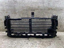 2020-2025 Gmc Sierra 2500HD 6.6L Upper Active Air Shutter & Upper Grille Bracket