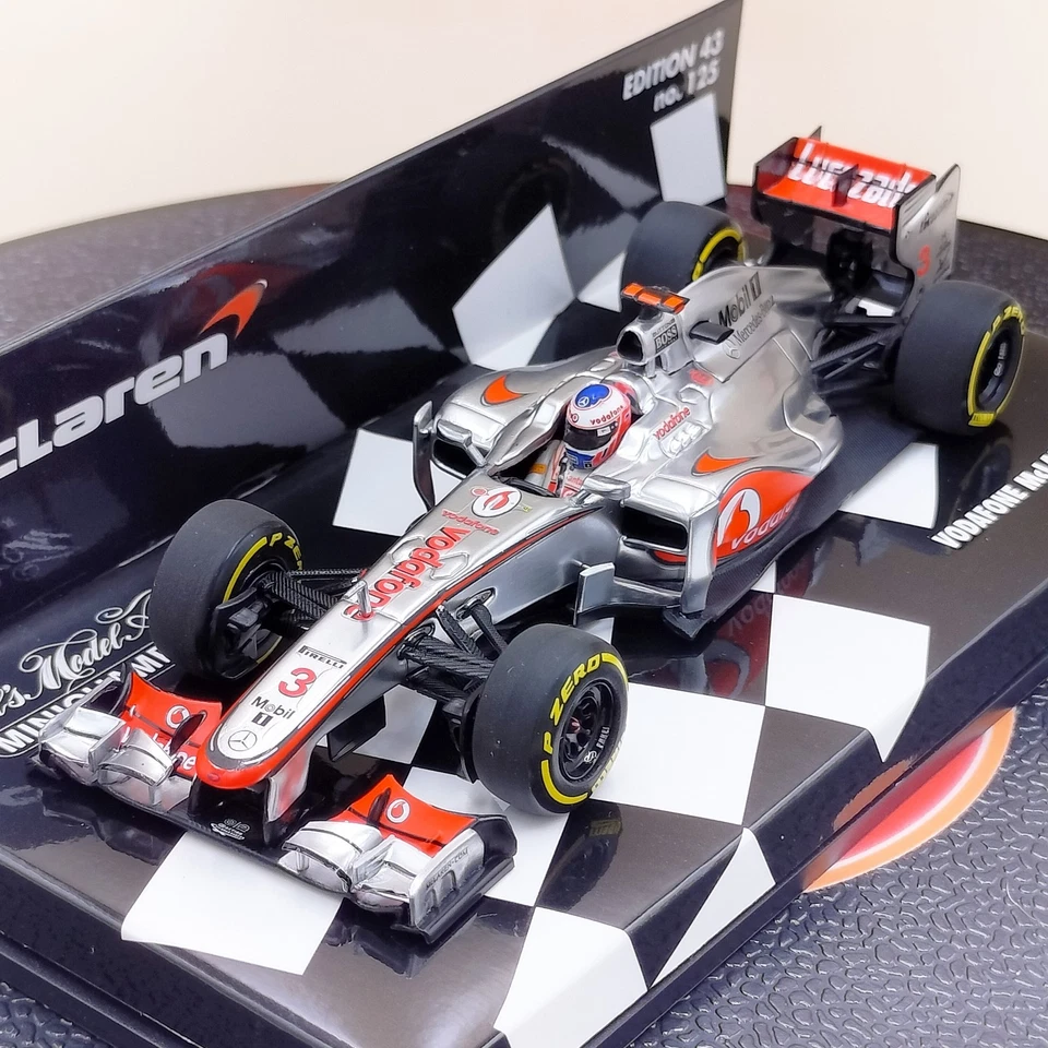MINICHAMPS 1/43 Vodafone McLaren Mercedes MP4-27 Jenson Button 2012 530124303 - Image 2 of 4
