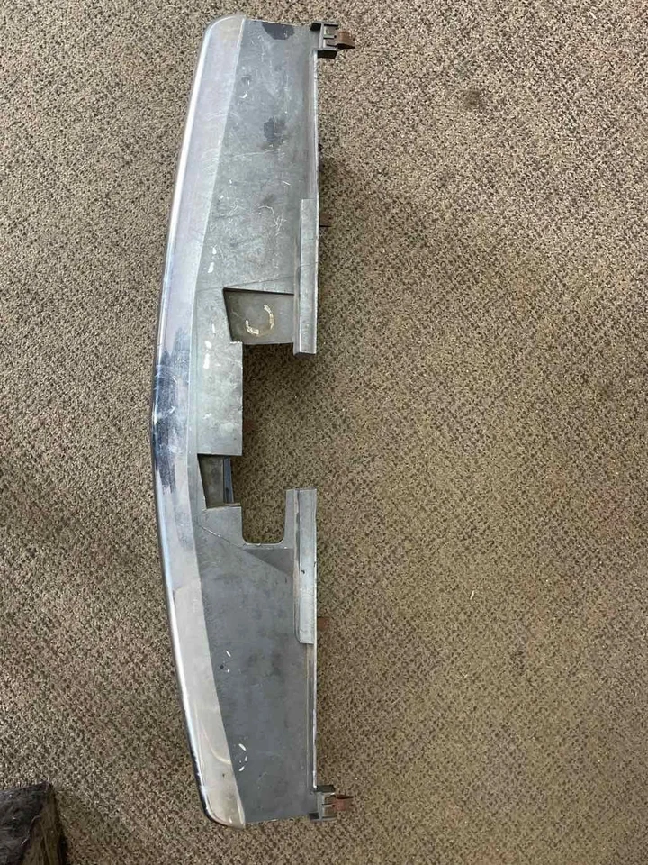 Grille BLAZER S10/JIMMY S15 98 99 00 01 02 03 04 05 - Imagem 3 de 4