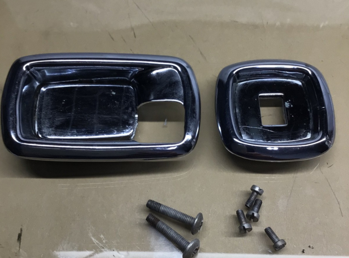1966 -80 Rolls Royce Silver Shadow Wraith II Rear Right Window Switch Door Trims