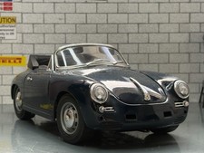 1:18 *BOXED* BURAGO PORSCHE 356B Cabriolet Blue LHD *HTF* Model Car!