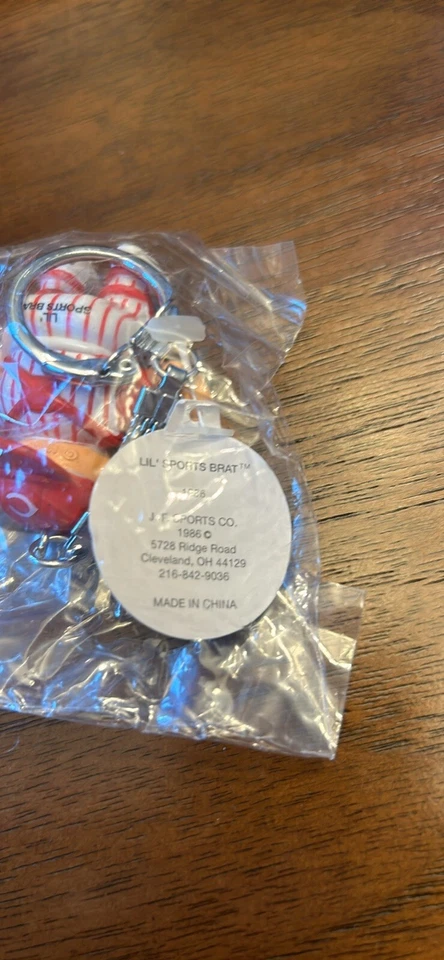 Cincinnati Reds Lil Sports Brats Rare Keychains Sealed 1986 New Old Stock - Image 3 of 4