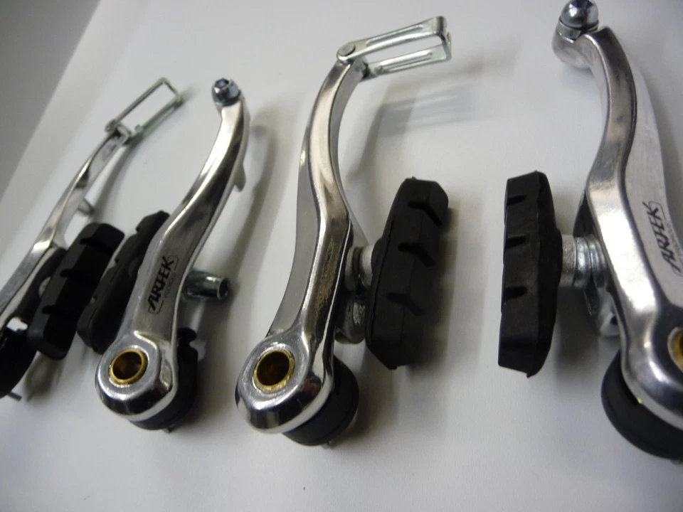 JUEGO DE FRENOS EN V-Brake Pinzas Cables Palancas Accesorios MTB ATB Bicicleta Híbrida PLATEADO Foto 2 de 4