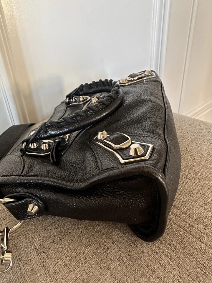 Bolsa Balenciaga de couro preto mini clássica borda metálica cidade - Imagem 2 de 4