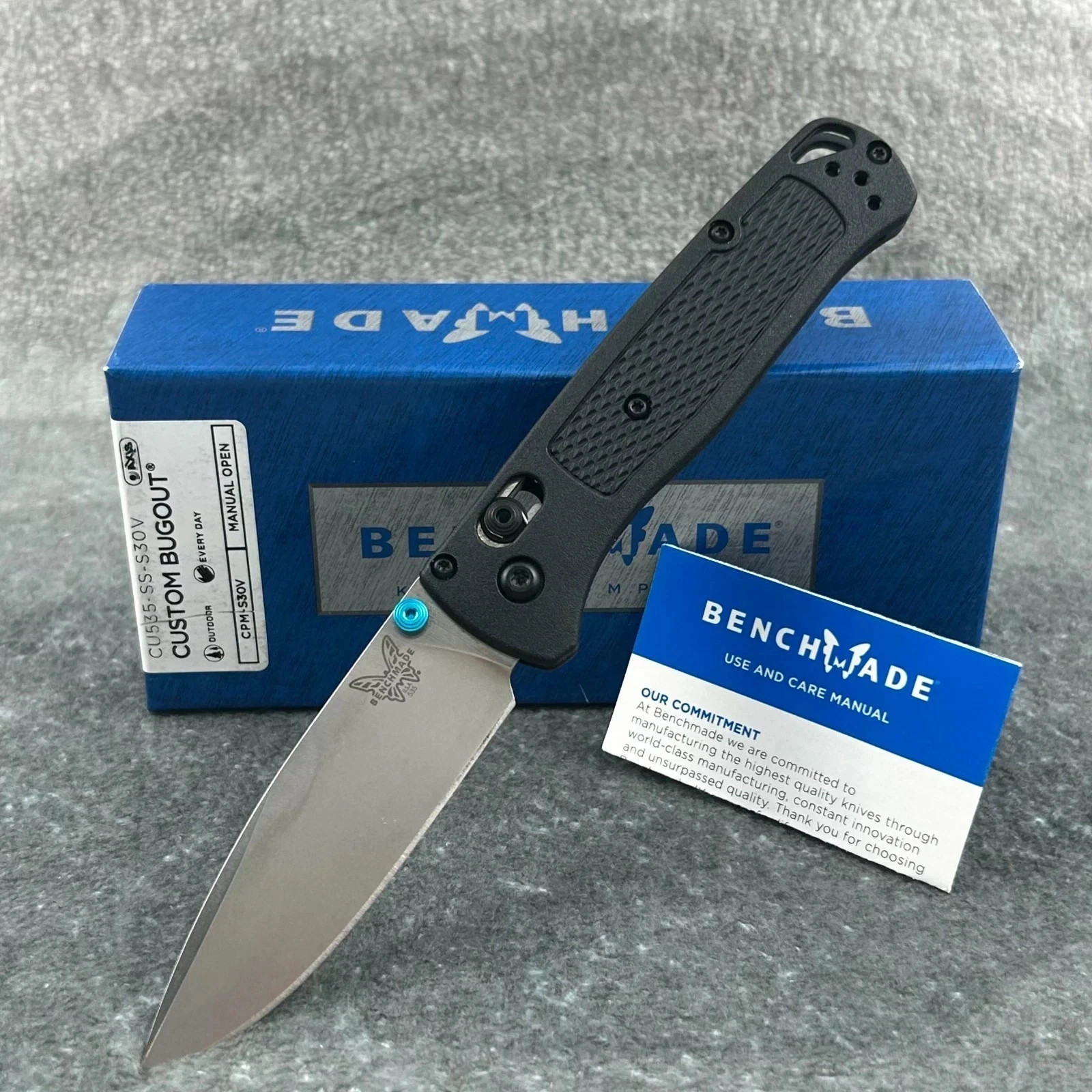 Benchmade-Bugout-(535BK-2) Black CF-Elite Handle CPM-S30V-Satin Drop Point Knive