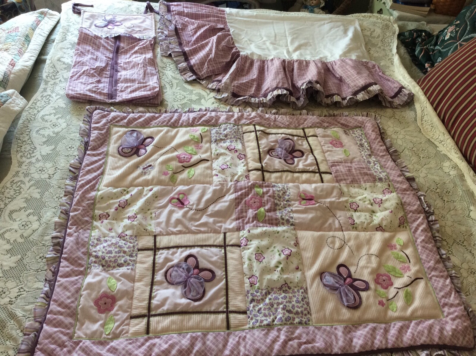 COCALO BABY BLANKET QUILT BUTTERFLIES FLOWERS PINK PURPLE/BEDSKIRT
