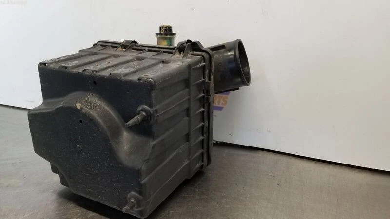 Коробка впуска воздухоочистителя 2003-2007 Dodge Ram 2500 от оригинального производителя - Изображение 3 из 4