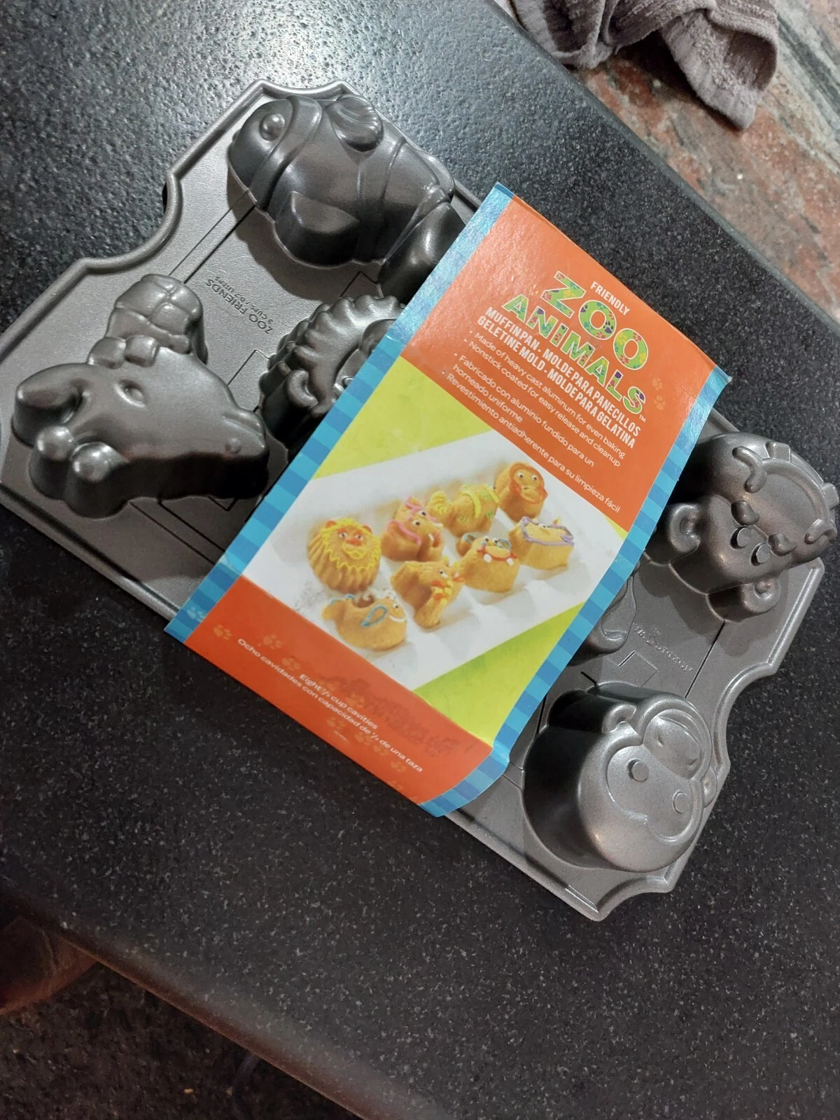 New Nordic Ware Zoo Animals Muffin Pan Made In USA
