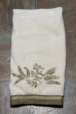 Avanti Bath Towel Greenwood Pattern Embroidered Ivory Color Botanical Leaves