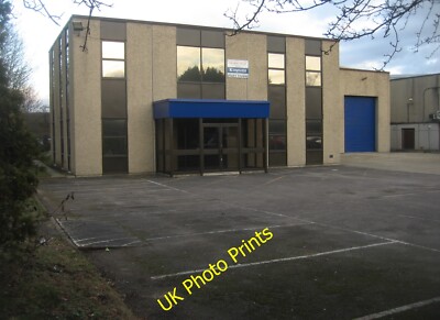 Foto 6x4 reif zum Abriss? Frimley Ein traurig aussehendes leeres Büro aus Ha c2015