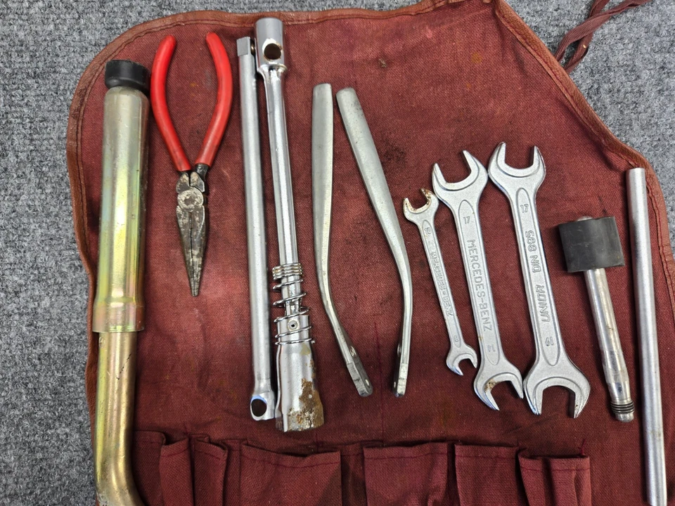 Kit de herramientas de gato de neumático de repuesto de emergencia Mercedes R107 W126 560 Sl 560 Sel OEM Foto 2 de 4