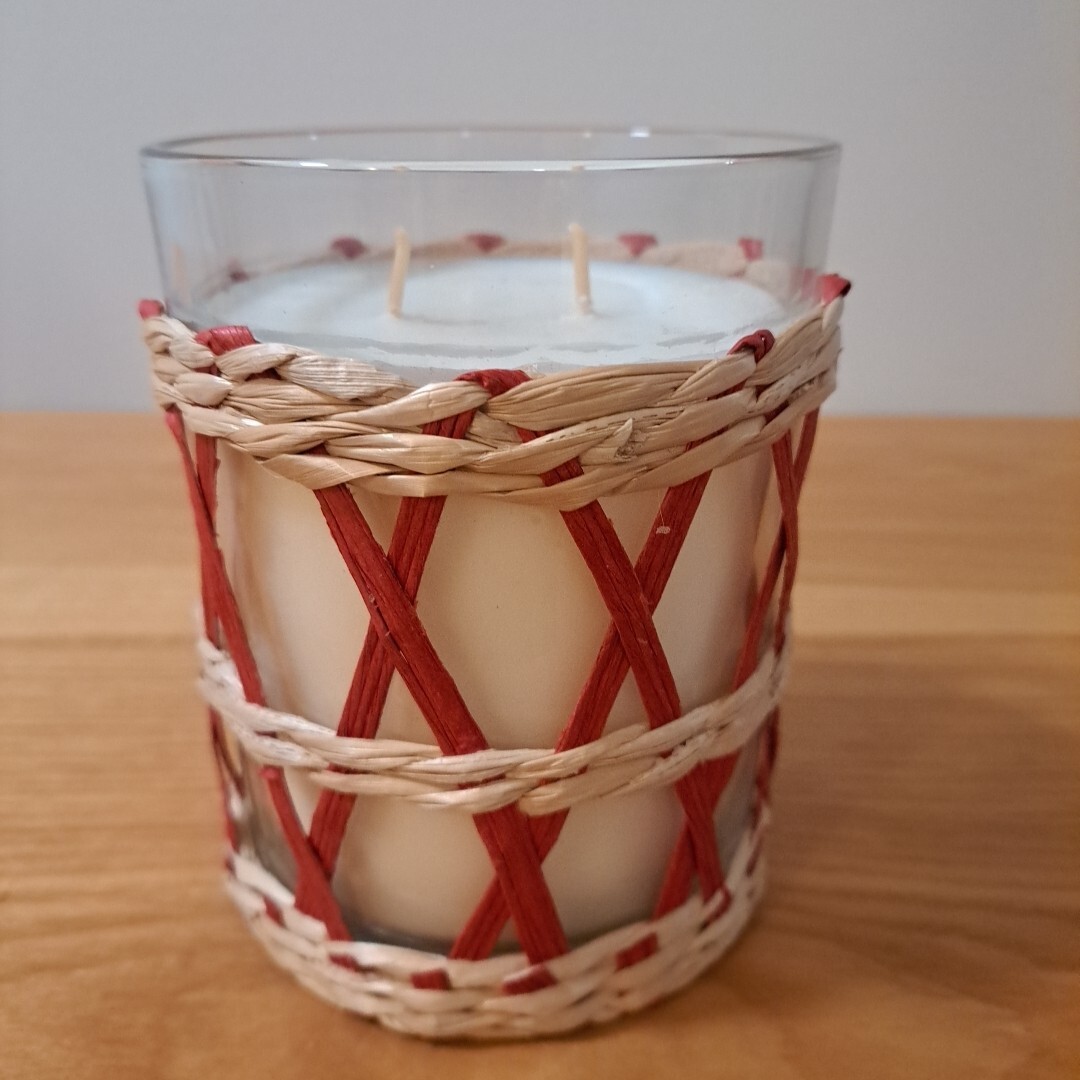 Opalhouse Jungalow Apple & Oak 16oz White Scented Candle Red