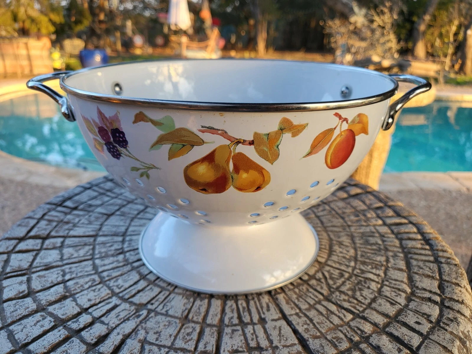 8 1/2" Portmeirion Pomona Fruit 3 Quart Metal White Enamel Colander Strainer